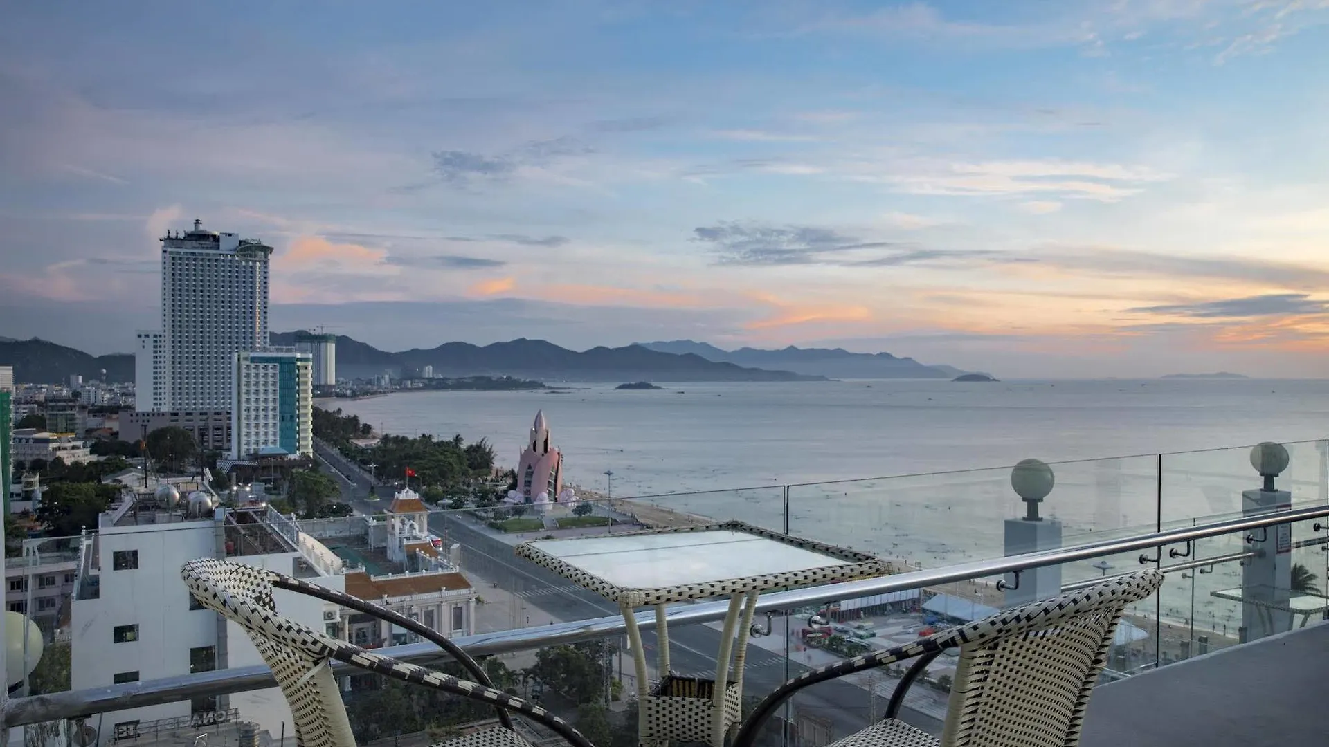 Sun City Hotel Nha Trang 3*,  Vietnam